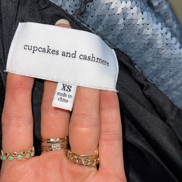 Sequenced women’s jacket - Picture 4 of 4